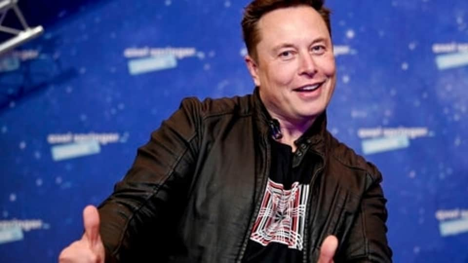 elon-musk-asks-twitter-netizens-if-he-should-sell-10%-tesla-stock