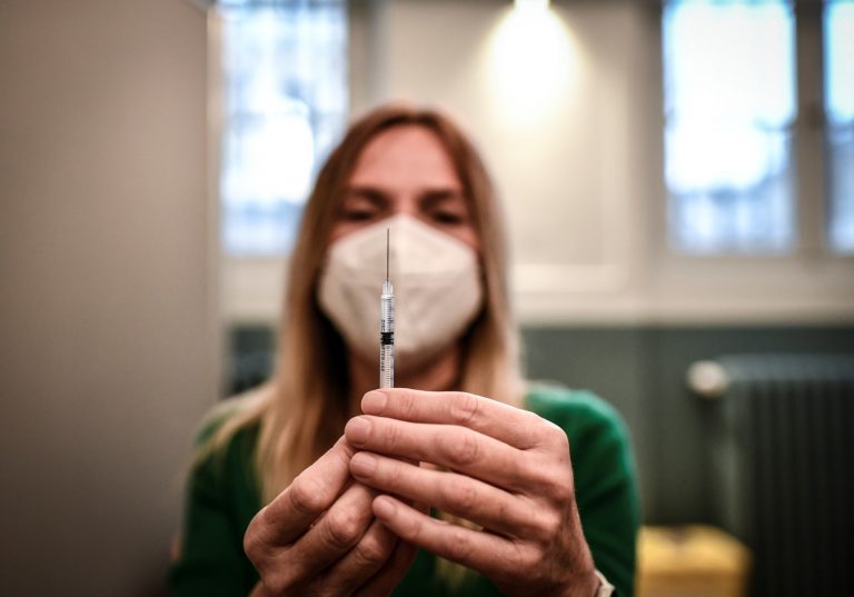 Half a million quarantined as China export hub faces outbreak