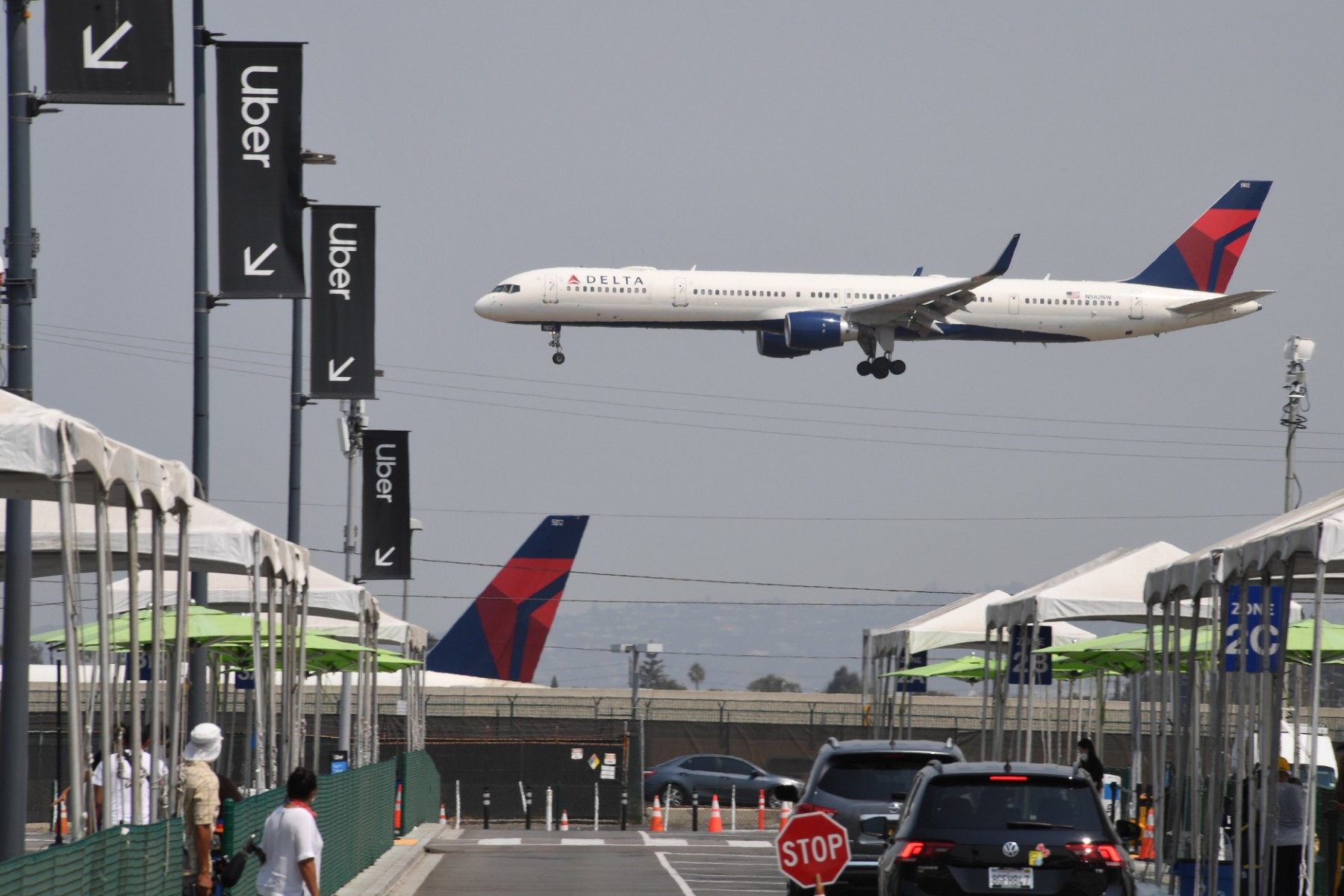 2,300 flights cancelled as Omicron hits holiday travel