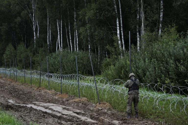 ‘Naked’ Polish soldier defects to Belarus
