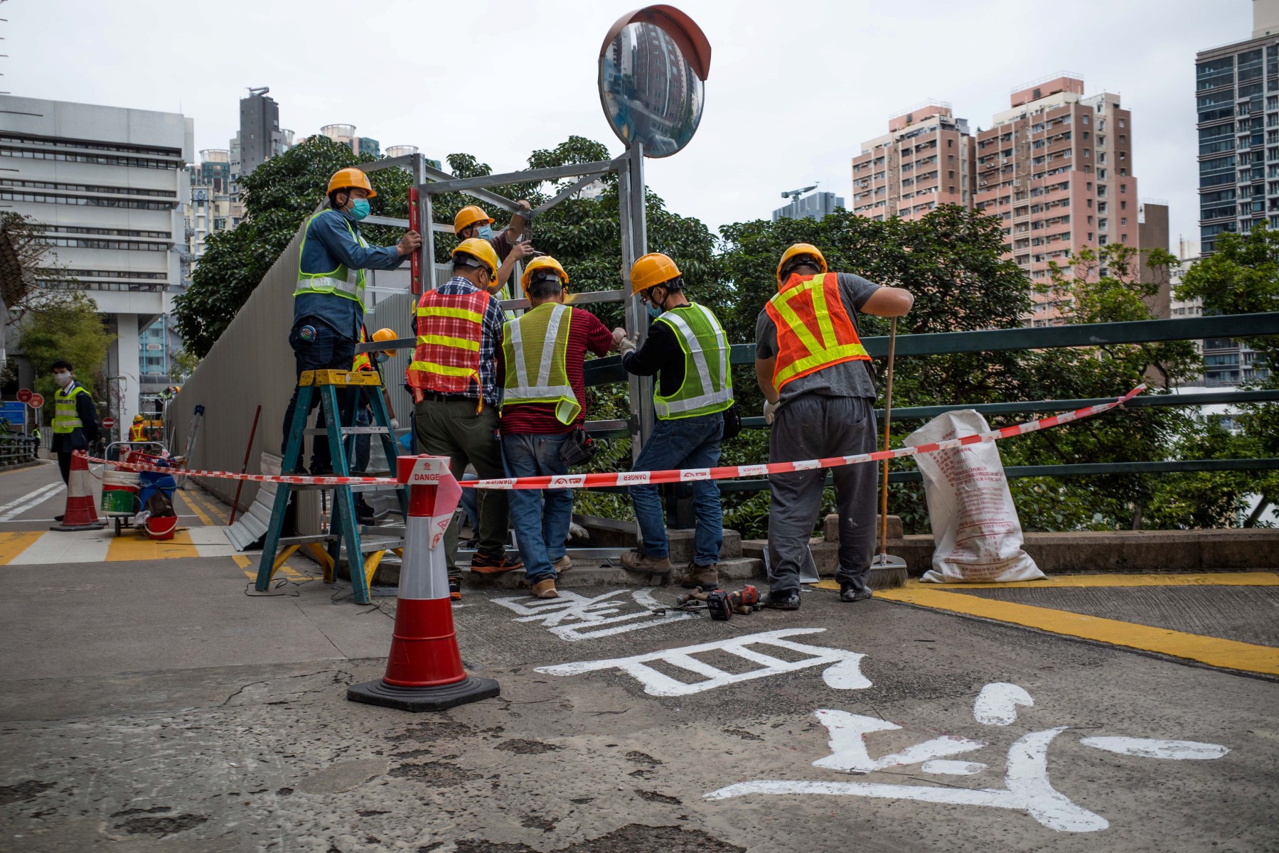 Hong Kong university covers up Tiananmen crackdown tribute