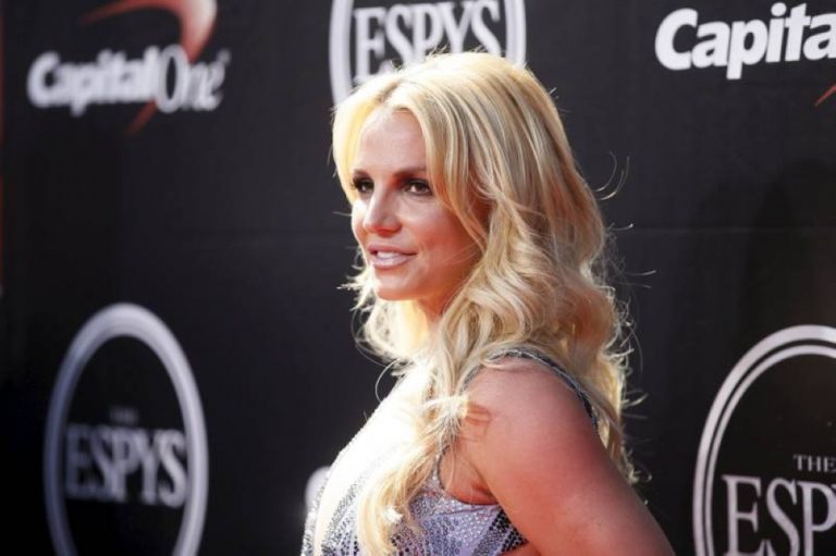 milano, Britney Spears fans panic