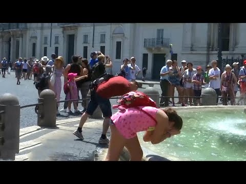 European heatwave kills almost 2,000 people with thousands displaced