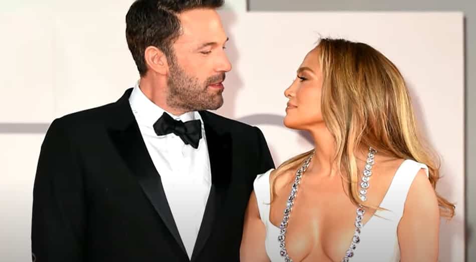 J.Lo weds Ben Affleck in Vegas