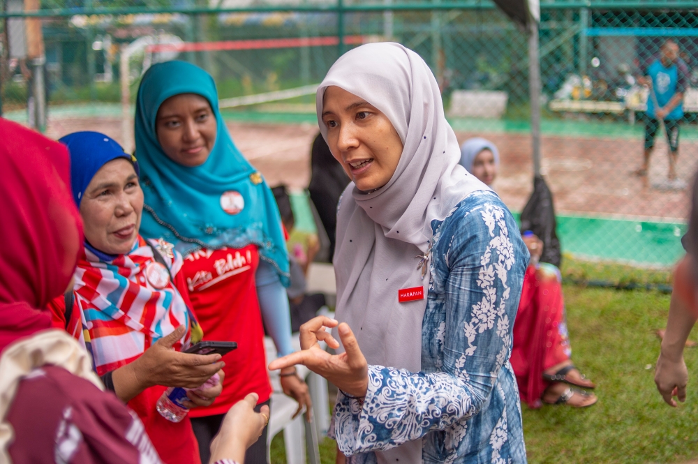 nurul-izzah’s-calling-not-in-finance,-but-ensuring-money-reaches-desperate-poor-–-raman-letchumanan