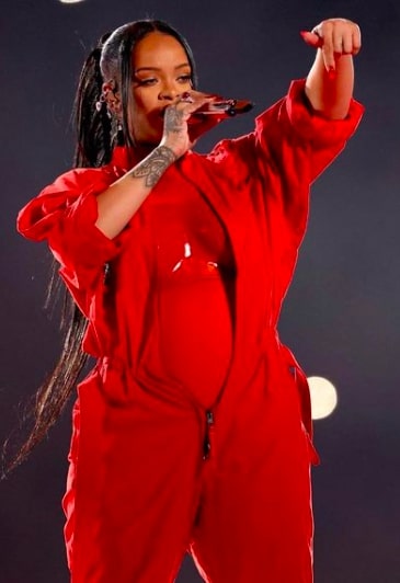 Rihanna pregnant