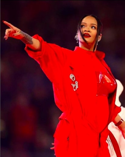 Rihanna pregnant during Super Bowl halftime show