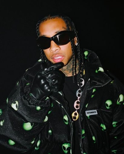 Tyga gifts Avril Lavigne an $80,000 custom diamond chain